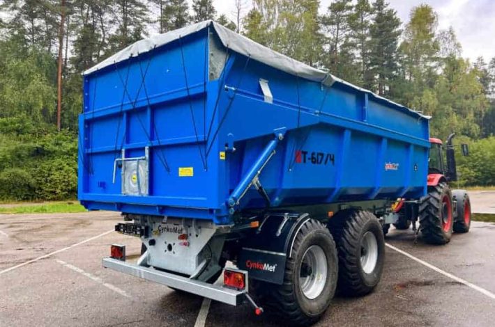 Przyczepy rolnicze tandem – siła równowagi w transporcie rolnym