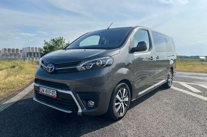 5 porad jak tanio wynająć busa na weekendową wycieczkę